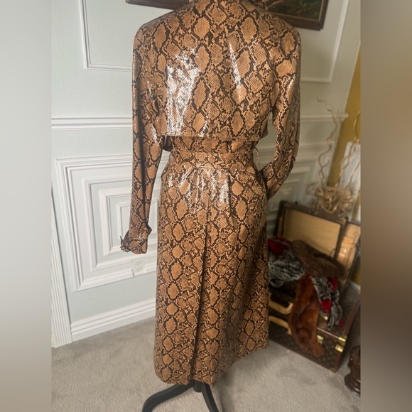 Faux Snake Coat Area Stars - Picture 6 of 8